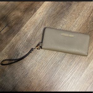 Michael Kors Travel Wallet